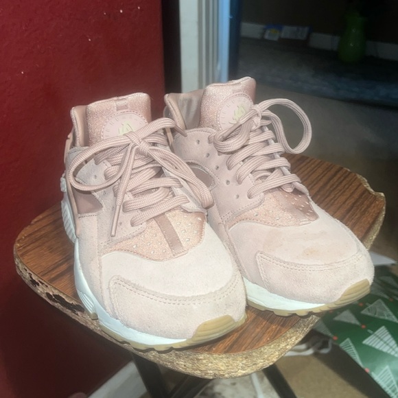 baby pink huaraches - Picture 1 of 2